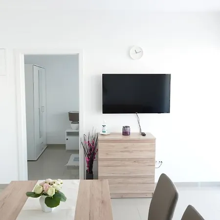 Ruzica Apartment *